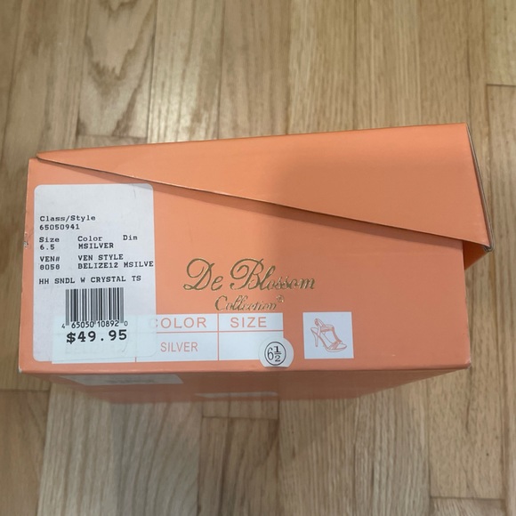 Brand New - Never Worn Silver Heels ✨Belize De Blossom Collection *Size 6 1/2 - Picture 5 of 9